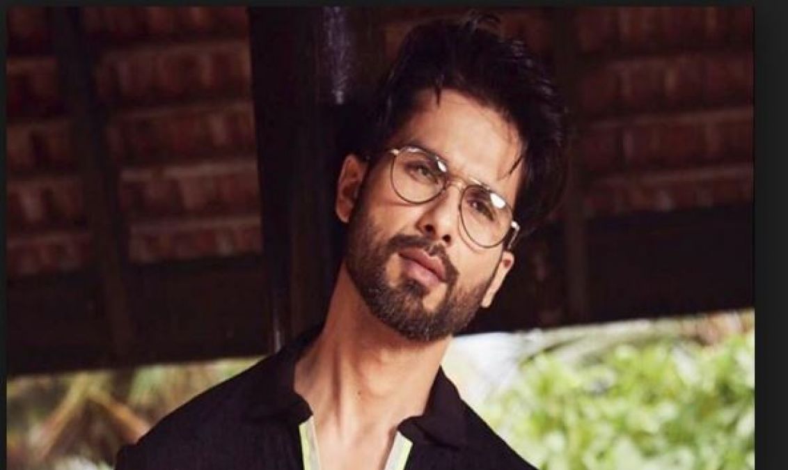 While shooting this film, Shahid had to take 12 Retake for the first shot!