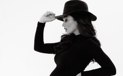 In a Black & White Photoshoot, Amy Jackson enjoys her pregnancy moments!