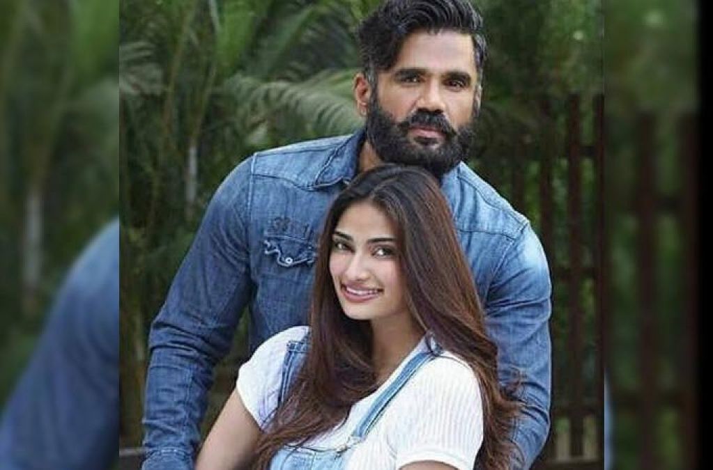 Rumors of dating come true! Athiya Shetty poses with KL Rahul in England