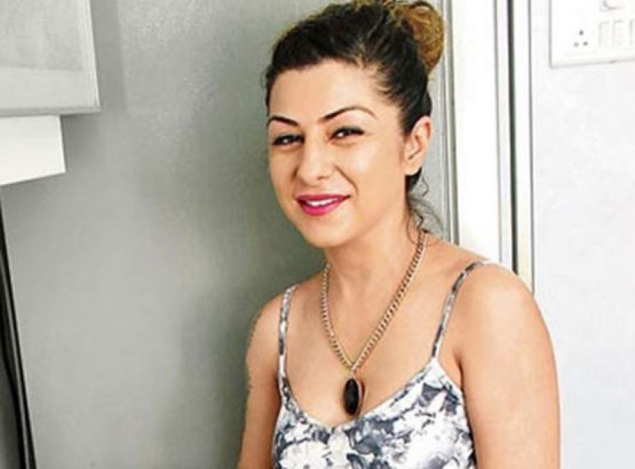 Birthday Special: From Singing to Controversy, here's Hard Kaur's Journey, know her Real Name!