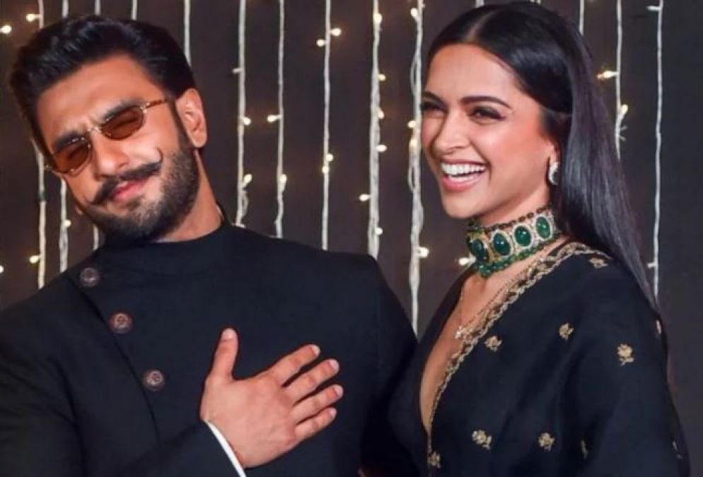 Deepika shares an old romantic photo with Ranveer Sanga, check it out here