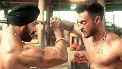 रिलीज से पहले सलमान खान ने अपने स्टाफ को दिखाई फिल्म 'अंतिम: द फाइनल ट्रुथ', ये है वजह