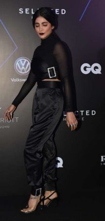 GQ Best Dressed 2019 : ब्लैक ड्रेस के साथ डार्क ल‍िपस्ट‍िक में कातिल नजर आई श्रुति हसन