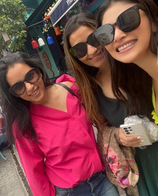 Mouni Roy enjoying holidays with girl gang