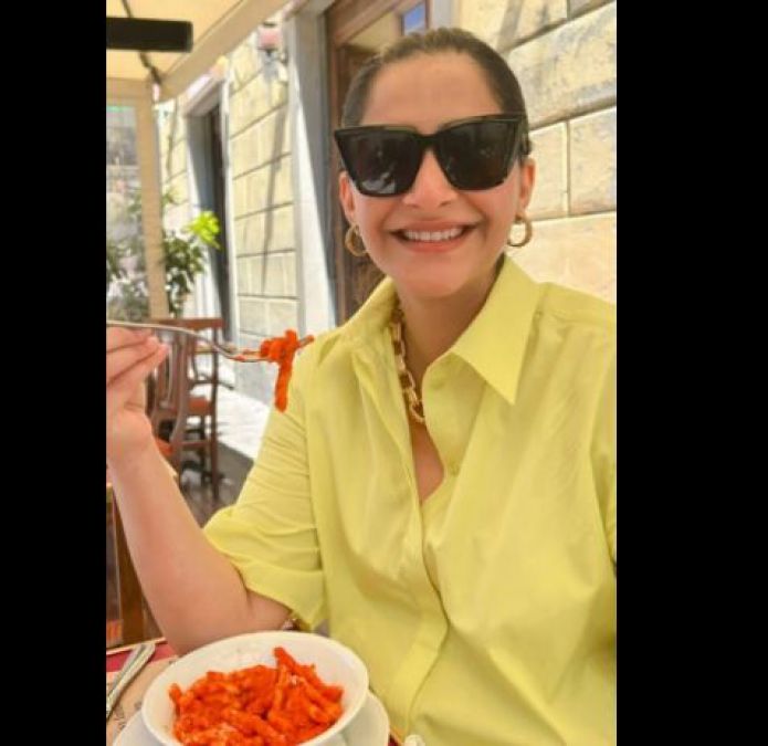 Sonam Kapoor shares no-makeup selfie celebrating babymoon in Italy