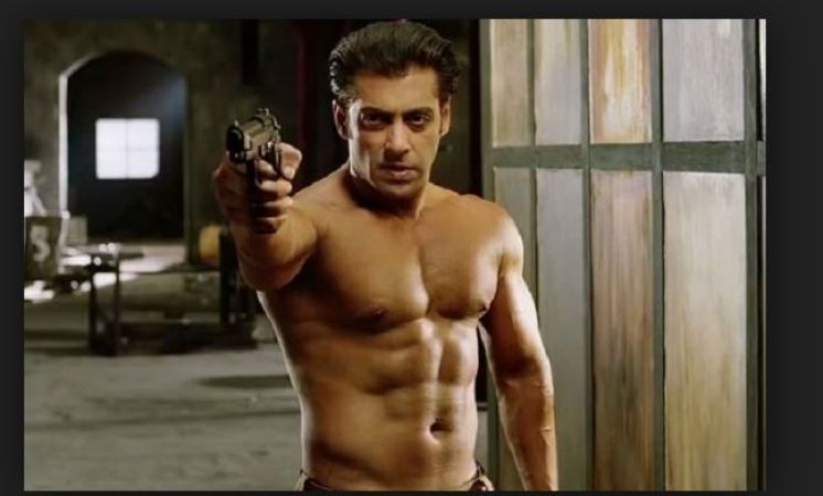 Salman talks on his six pack abs