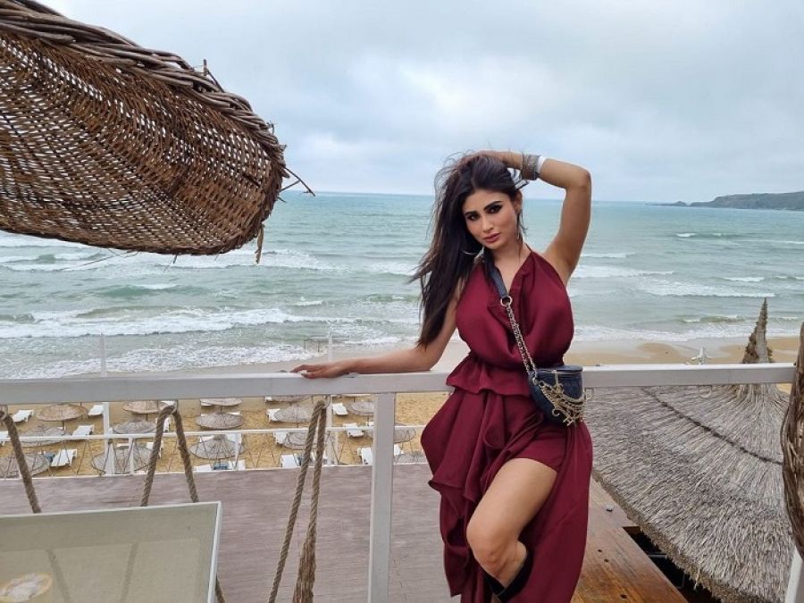 Mouni's killer pose in maroon dress shocked fans