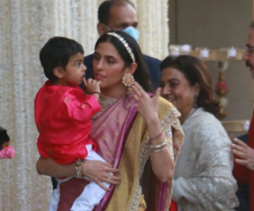 Mukesh Ambani holds special ceremony for daughter-in-law, politicians and stars arrive