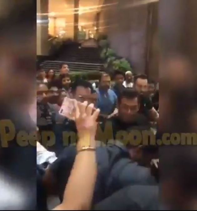 Video: Salman gives a tight slap to the security guard; read why!