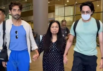 Ayushmann and Aparshakti were seen taking care of their mother after their father's death