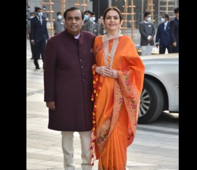 Mukesh Ambani holds special ceremony for daughter-in-law, politicians and stars arrive