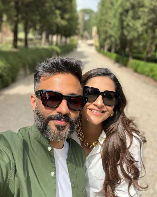 Anand Ahuja shares beautiful pictures with Sonam