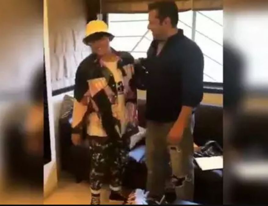 Video: This man came all across from China to meet Salman Khan!