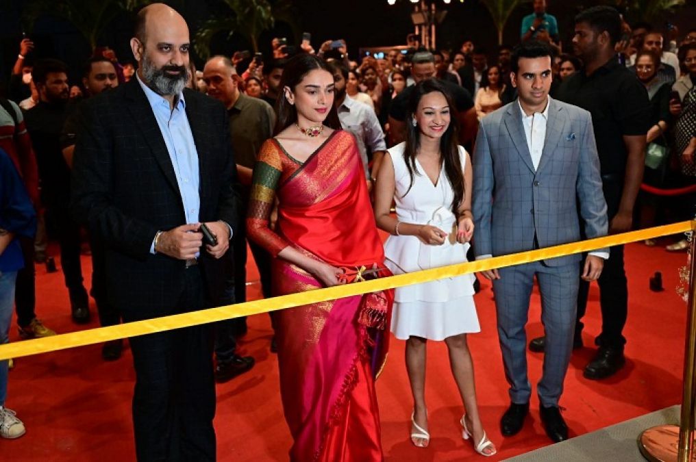 Aditi Rao Hydari inaugurates the lobby of Project Dosti Eastern Bay