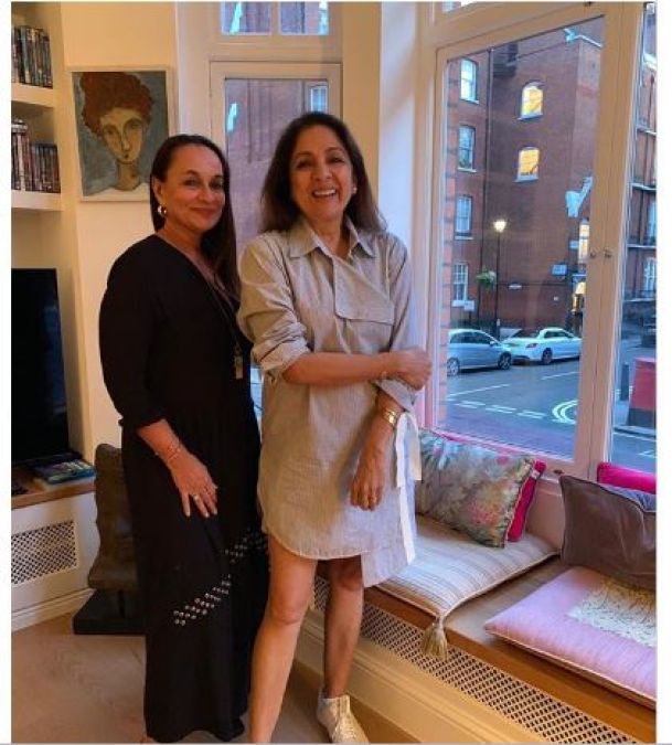 Alia's mother enjoys London vacations with Neena Gupta, shares photo!