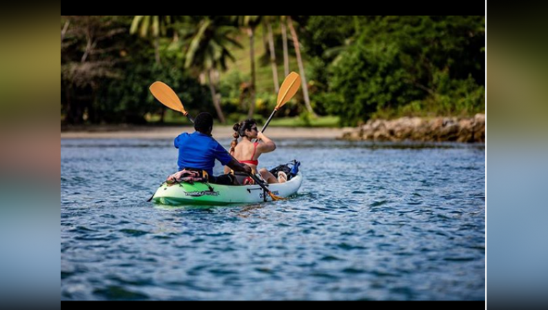 फिजी आइलैंड में छुट्टि‍यां बिता रही हैं इलियाना डिक्रूज