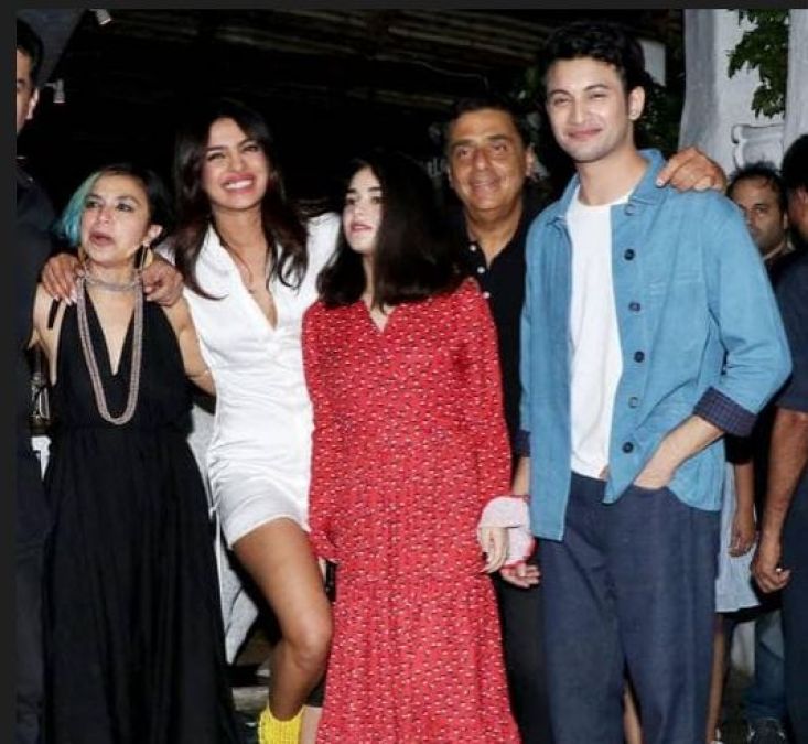 Priyanka sizzles in short dress, Mangalsutra and knee injury at film's Wrap-up party