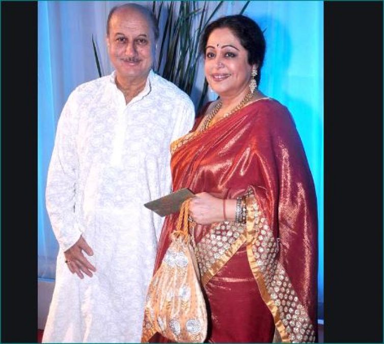 Kiran gave divorce to husband in love of married Anupam