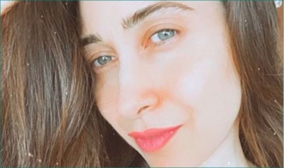 Karisma gets trolled for her new picture, fan says 'It looks like dandruff falling'