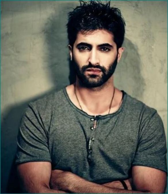 Akshay Oberoi will be seen in 'Flash' soon