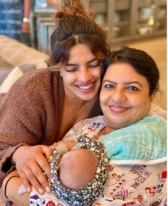 Priyanka shares a picture with her daughter and mother Madhu