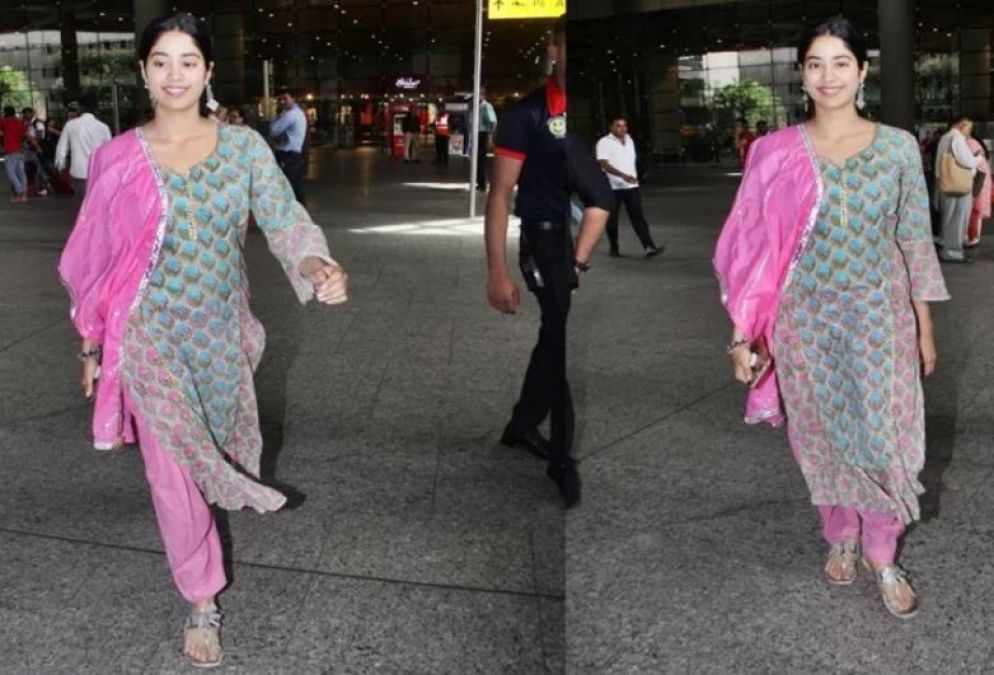 Janhavi Kapoor again slays in ethnic attire at Airport; see her hot avatar