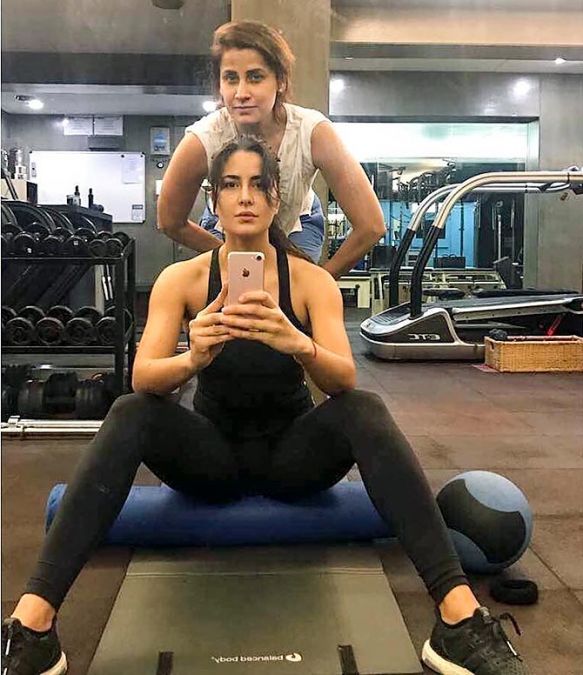 Katrina Kaif on 5th Yoga Day also appeared in yoga pose; photo viral!