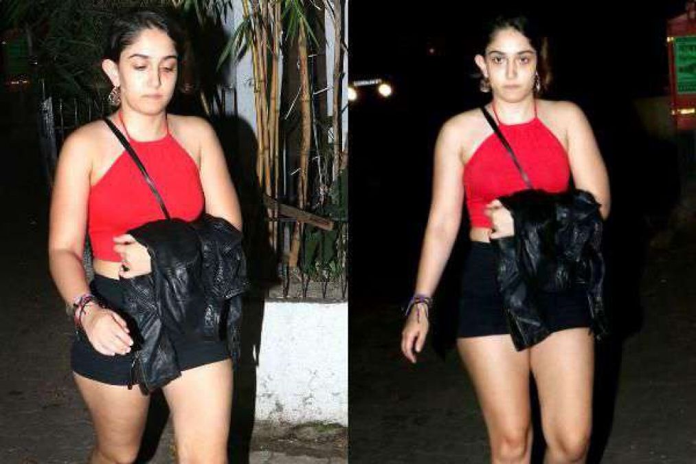 Aamir Khan's daughter seen in an extremely hot avatar spotted midnight!