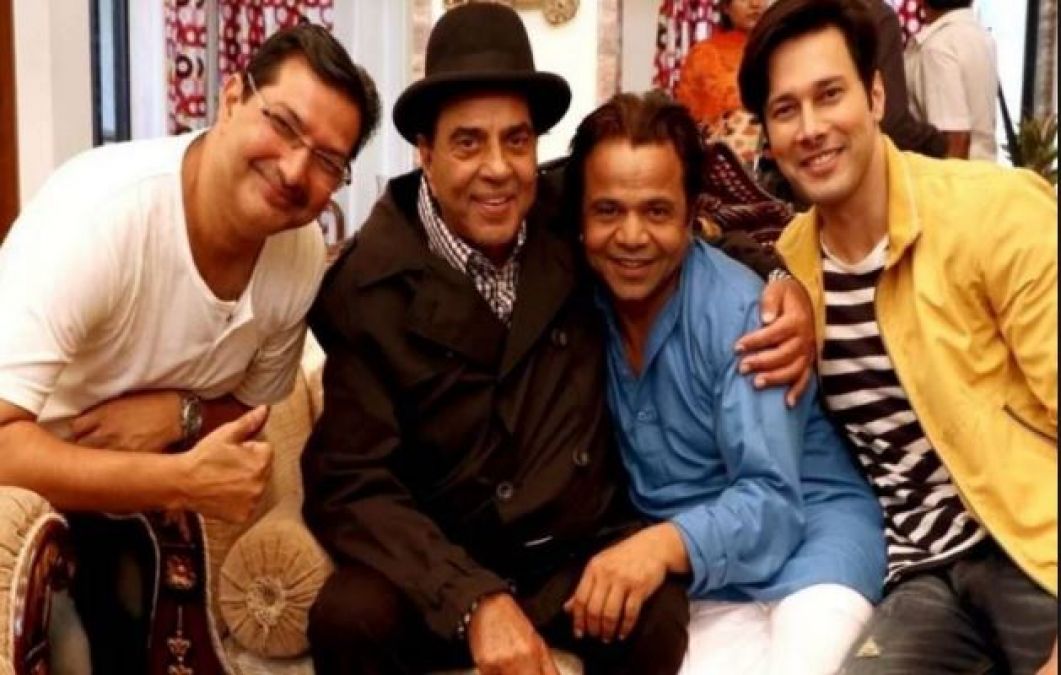 Dharmendra Signs His First Horror Comedy Film, Here's The Name