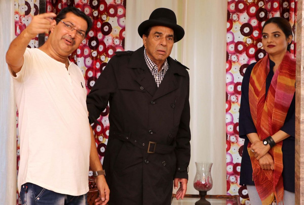 Dharmendra Signs His First Horror Comedy Film, Here's The Name