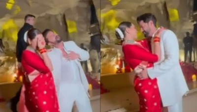 भरी महफ़िल में पति जहीर ने किया सोनाक्षी सिन्हा संग रोमांटिक डांस, वायरल हुआ VIDEO