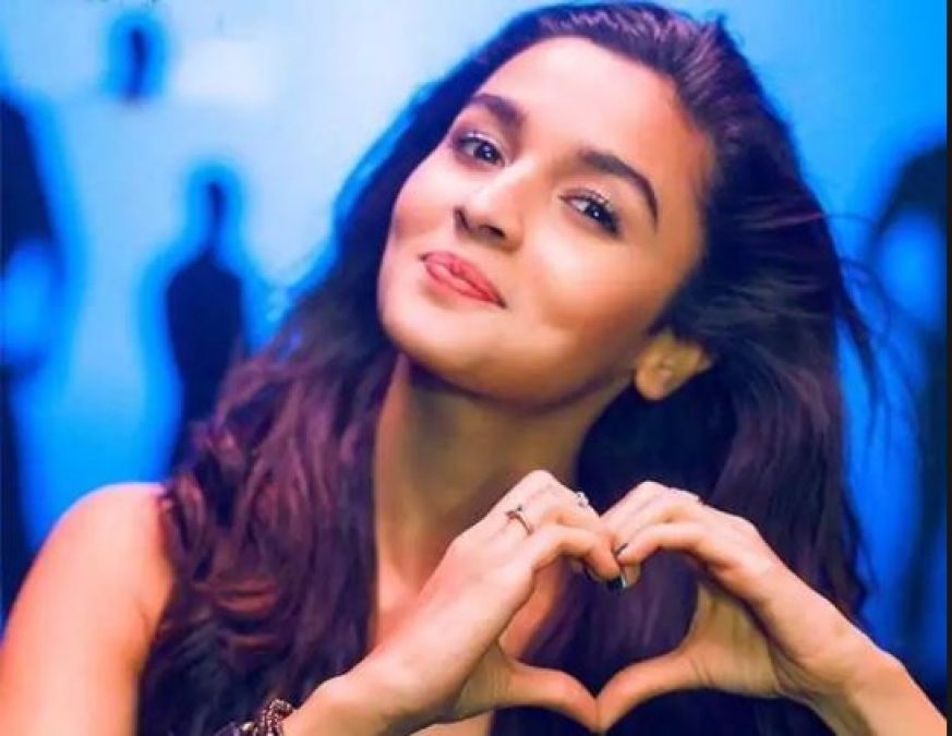 So here's the reason why Alia Bhatt doesn't say 'I love you' to her fans!
