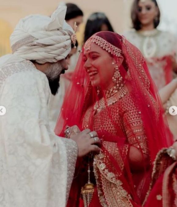 Photos of this famous director's wedding surfaced