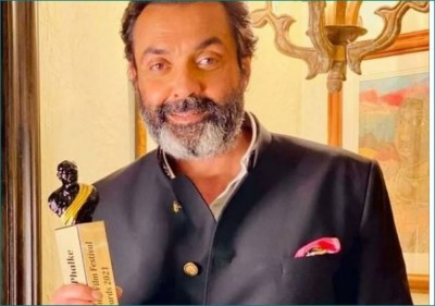 Bobby Deol wishes brother Sunny a happy birthday at 12 am