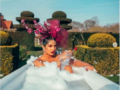 प्रियंका चोपड़ा ने बाथटब में नहाते हुए शेयर की सेक्सी तस्वीर, देखते ही हैरान हो जाएंगे आप