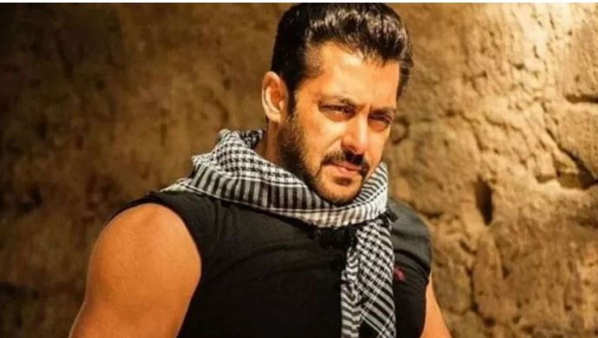 Salman Khan's look from the set of 'Radhe' surfaced