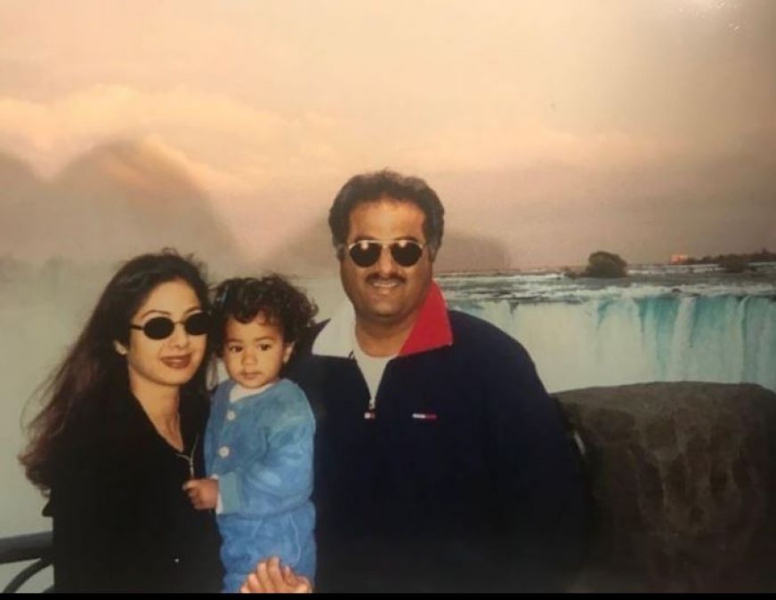 Father writes an emotional note on Janhvi Kapoor's birthday