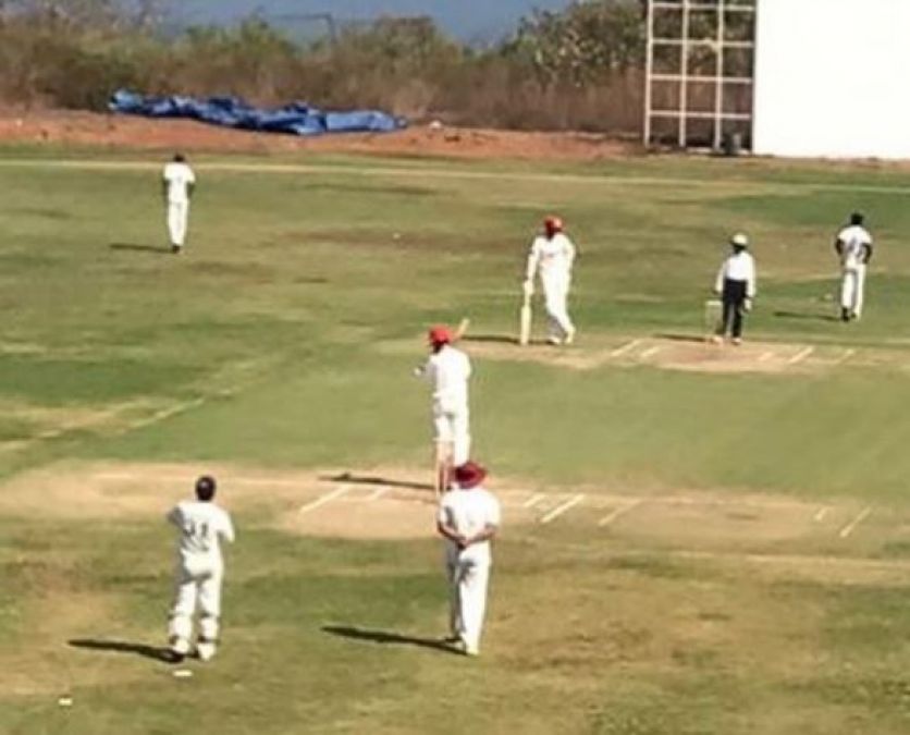 इब्राहिम अली खान की क्रिकेट खेलते हुए फोटो हुईं वायरल
