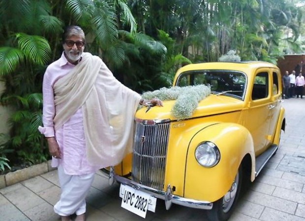 अमिताभ ने विंटेज कार के साथ तस्वीर सांझा की, लिखा - गुजरे जमाने की कहानी