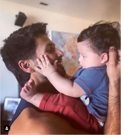 शाहिद कपूर ने अपने बेटे के साथ शेयर की बेहद क्यूट फोटो