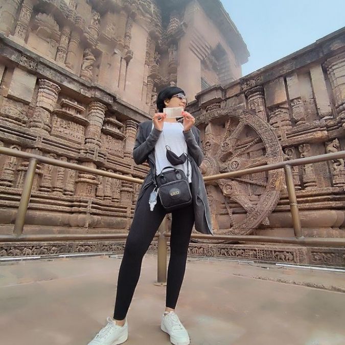 Mandira Bedi reached Sun Temple in Odisha, photos went viral