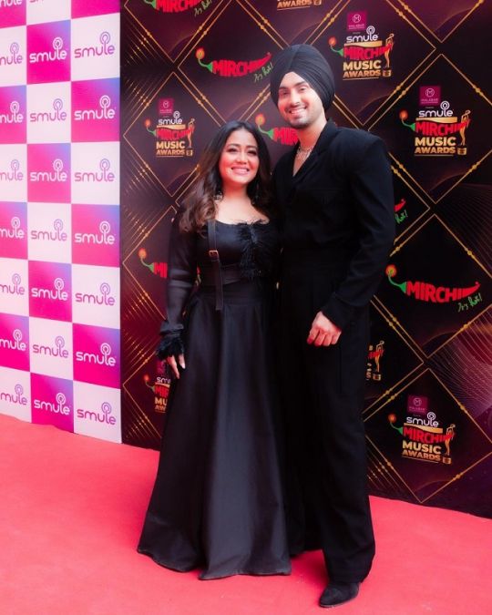 Neha's tuning was seen on the red carpet with her husband, photos went viral