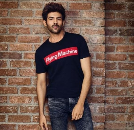 Kartik Aaryan demands one lakh rupees from fan