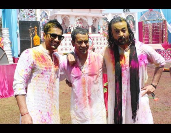 Holi Special: टीवी सेलिब्रिटी भी होली पर फूल टू टल्ली नजर आए...