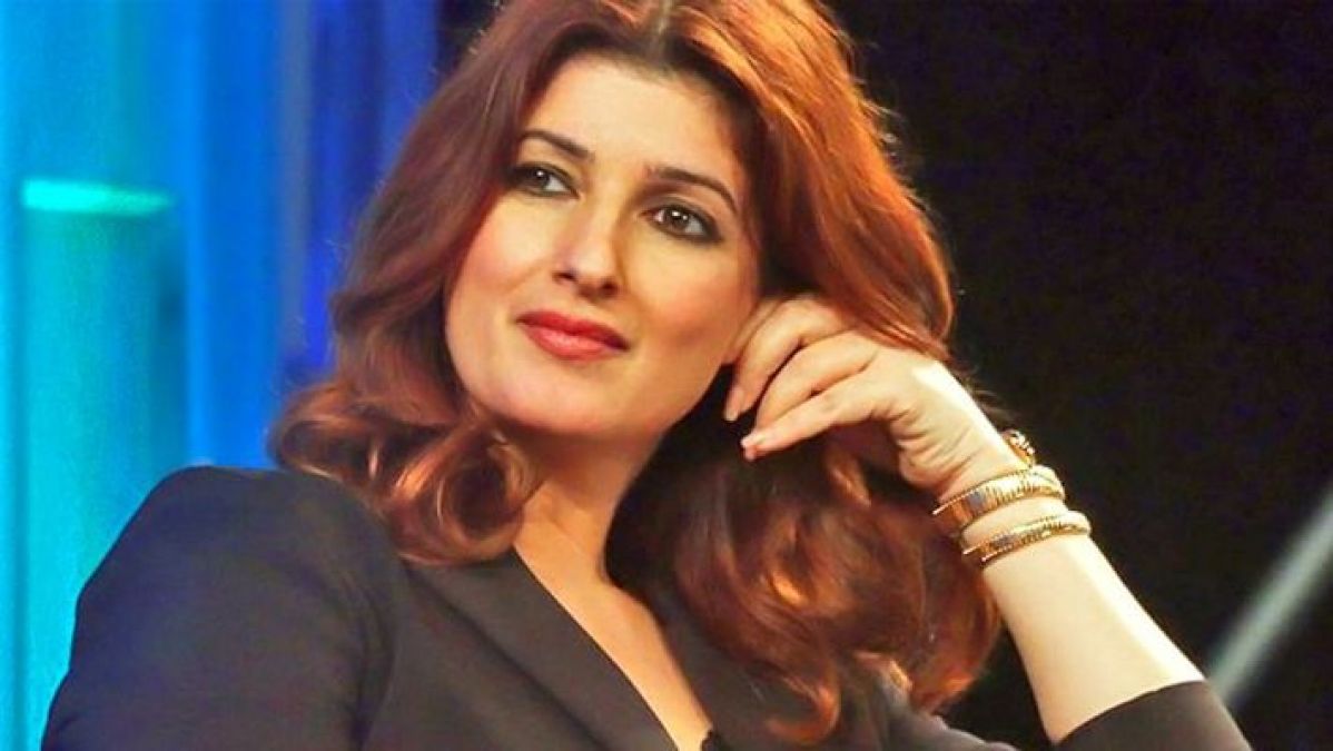 Twinkle Khanna seen hiding her face from the media