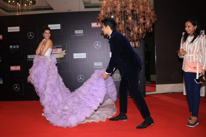 Kriti Sanon flaunts her beauty as Cinderella at the Award show