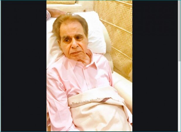 Dilip Kumar is in isolation due to corona, Saira Banu is taking care of him