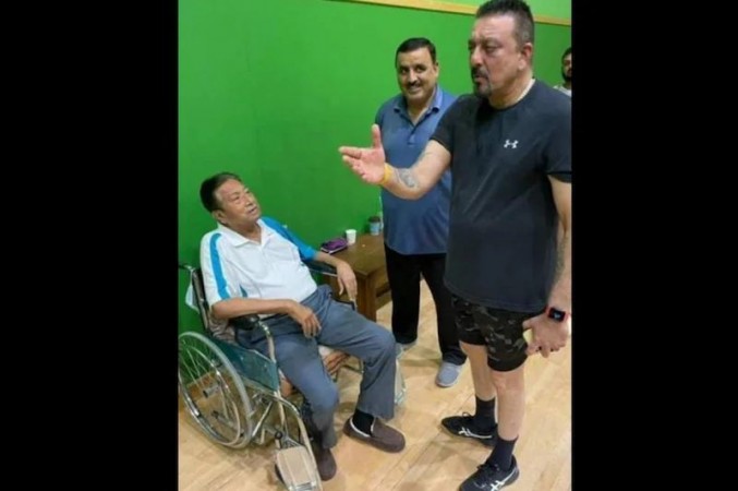 Sanjay Dutt's picture with former Pakistan President Pervez Musharraf went viral.., created a ruckus on social media
