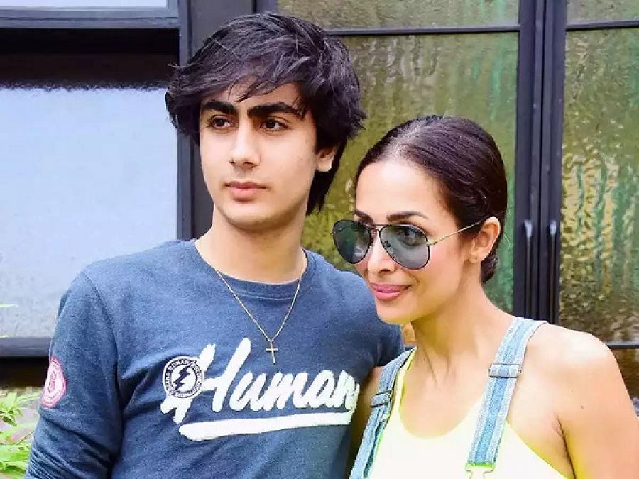 Malaika arrives in New York to meet her son, photos went viral