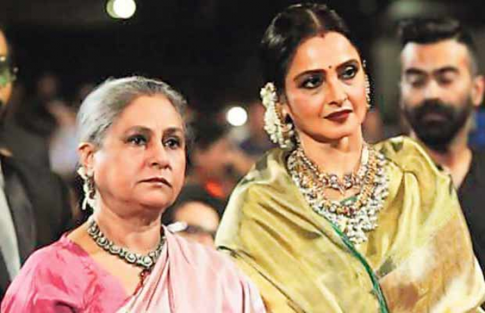 VIDEO : रेखा और जया बच्चन ने एक-दूसरे को लगाया रंग और दी होली की बधाई